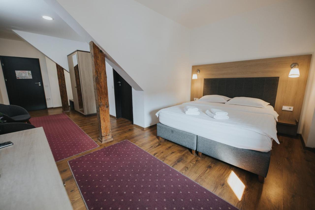 Bed and Breakfast Teatro Sibiu Exterior foto