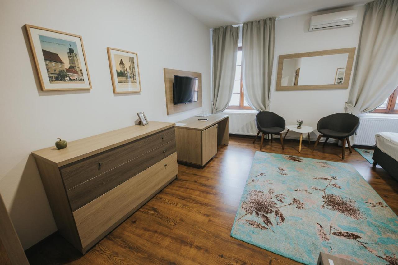 Bed and Breakfast Teatro Sibiu Exterior foto