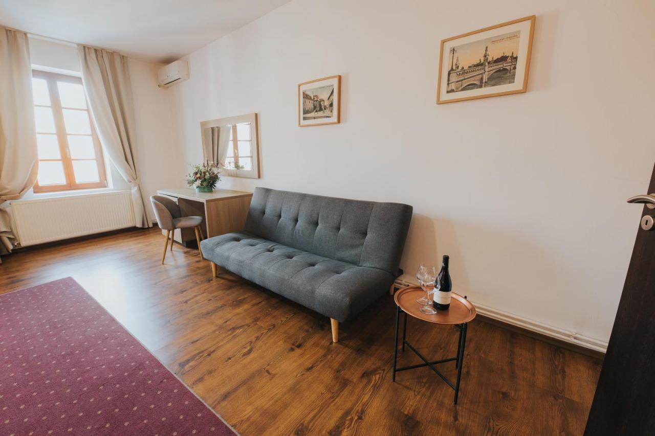 Bed and Breakfast Teatro Sibiu Exterior foto