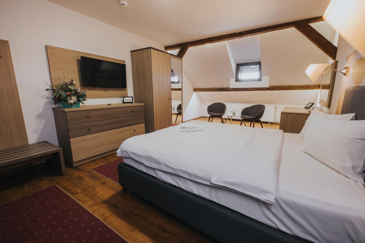 Bed and Breakfast Teatro Sibiu Exterior foto